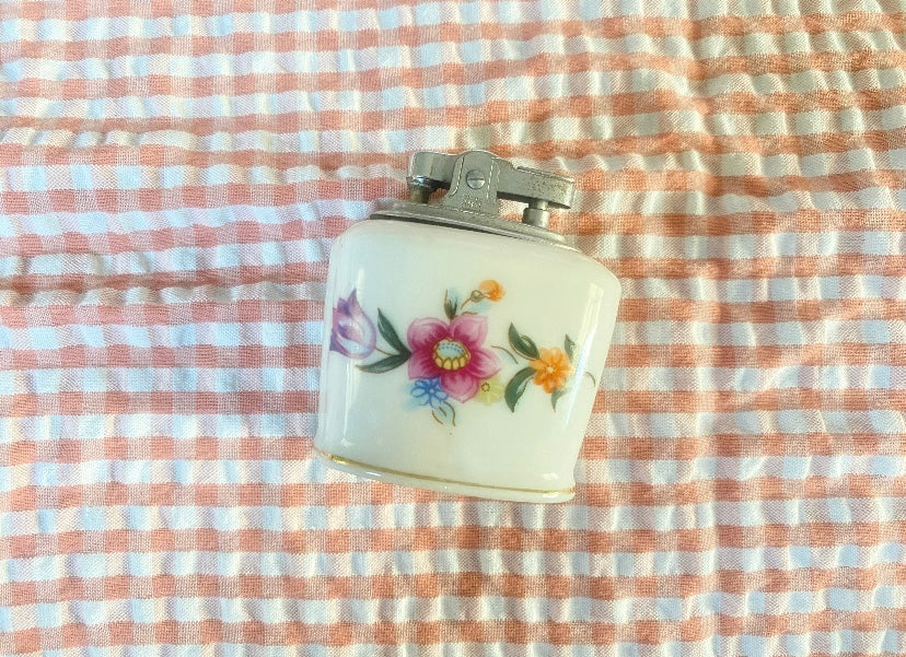 Vintage floral lighter