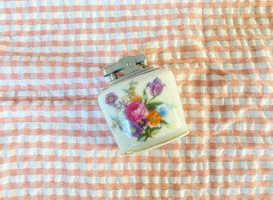 Vintage floral lighter