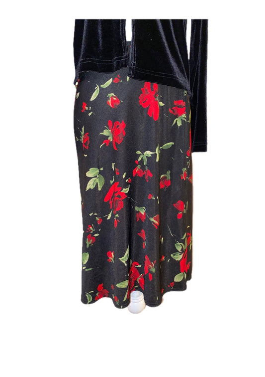 Bed Of Roses Skirt